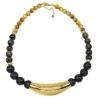 Collar de acero y piedras